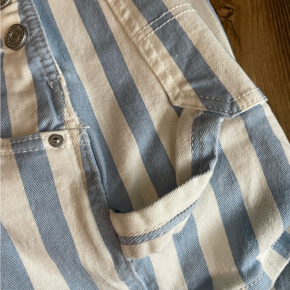 Women’s size 5 blue and white stripe denim shortalls. - Picture 3 of 4